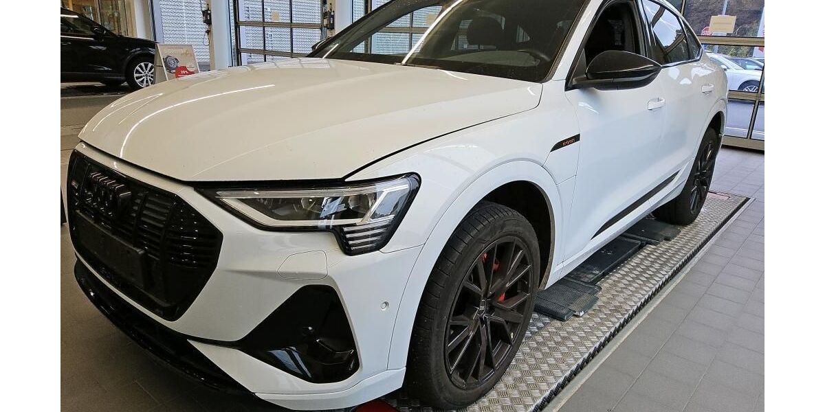 Audi e-tron 26.690 km 32.405 &euro; Hagen 58091