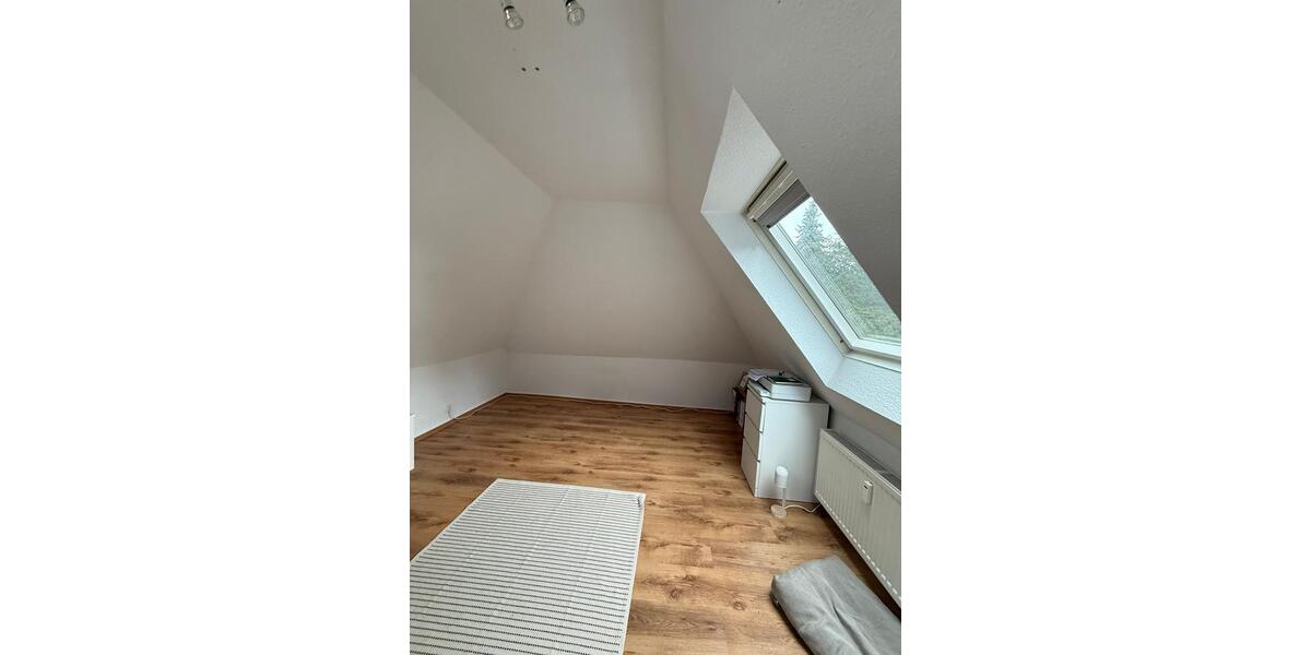 Dachgeschoßwohnung Recklinghausen Berghausen - 4 Zimmer, 65 m&sup2;, 590&euro; | Angebot:26019131