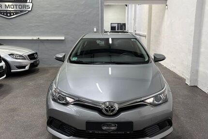 Toyota Auris 74.800 km 8.990 &euro; Iserlohn 58638