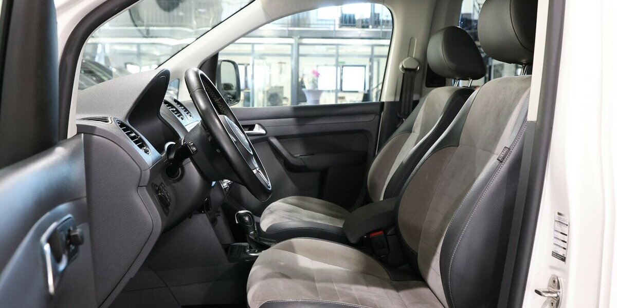 VW Caddy KOMBI 1.6 TDI DSG EDITION-30 WHITE & BLACK 144.000 km 14.881 &euro; Hamm 59077