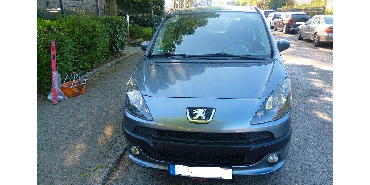 Peugeot 1007 153.000 km 1.799 &euro; Herne 44627
