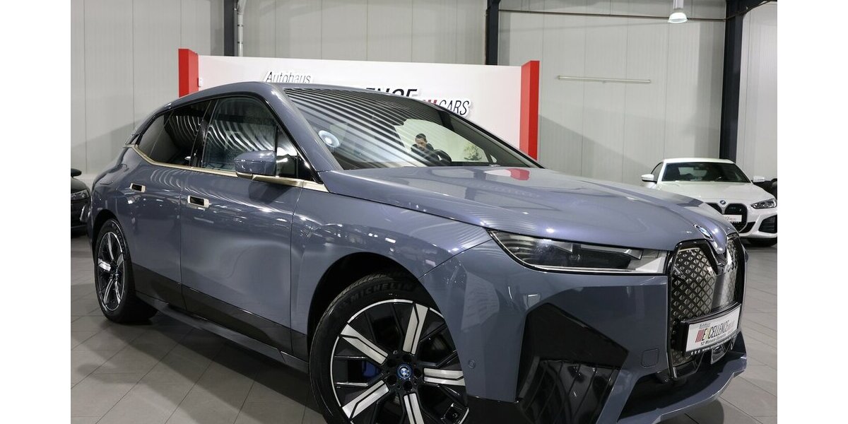 BMW iX 40 xDrive SPORT TITAN GLAS STORM EINZELSTÜCK 79.000 km 40.991 &euro; Hamm 59077
