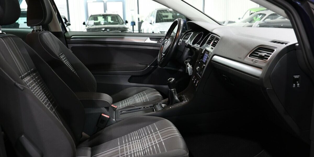 VW Golf VII 1.2 TSI LOUNGE 3-TÜRER / ERST 55.000-KM 55.000 km 10.997 &euro; Hamm 59077