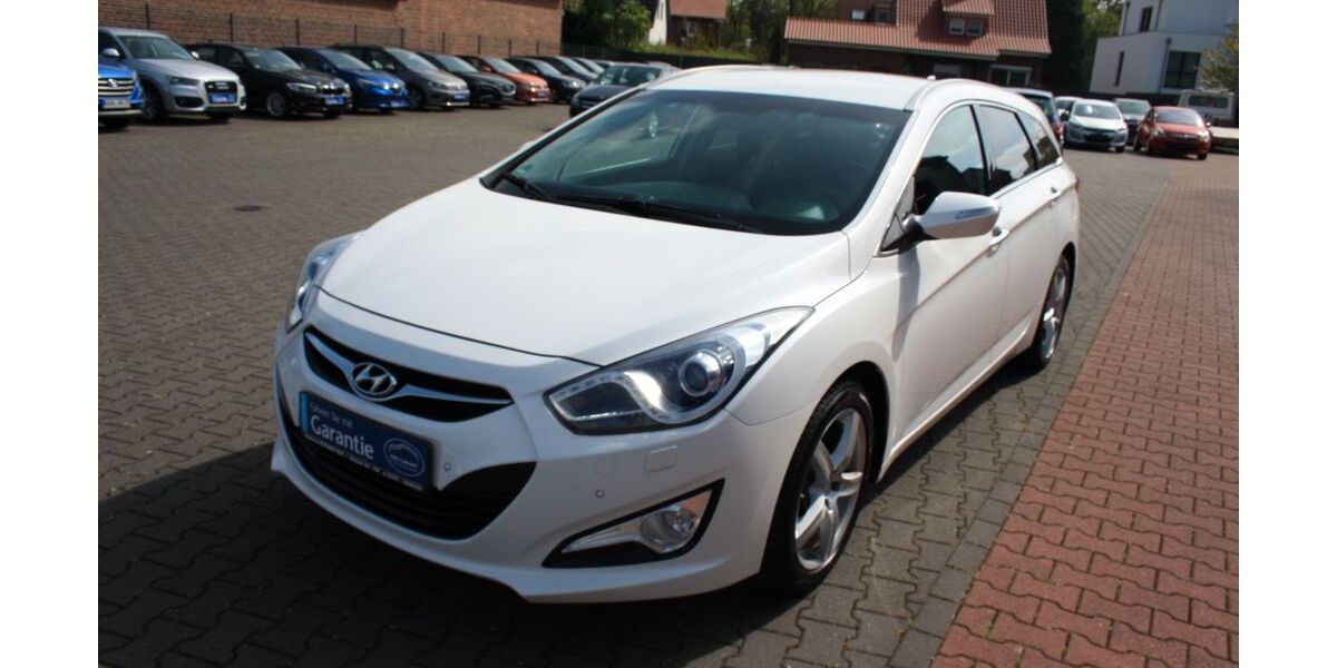 Hyundai i40 106.000 km 9.490 &euro; Hamm 59073
