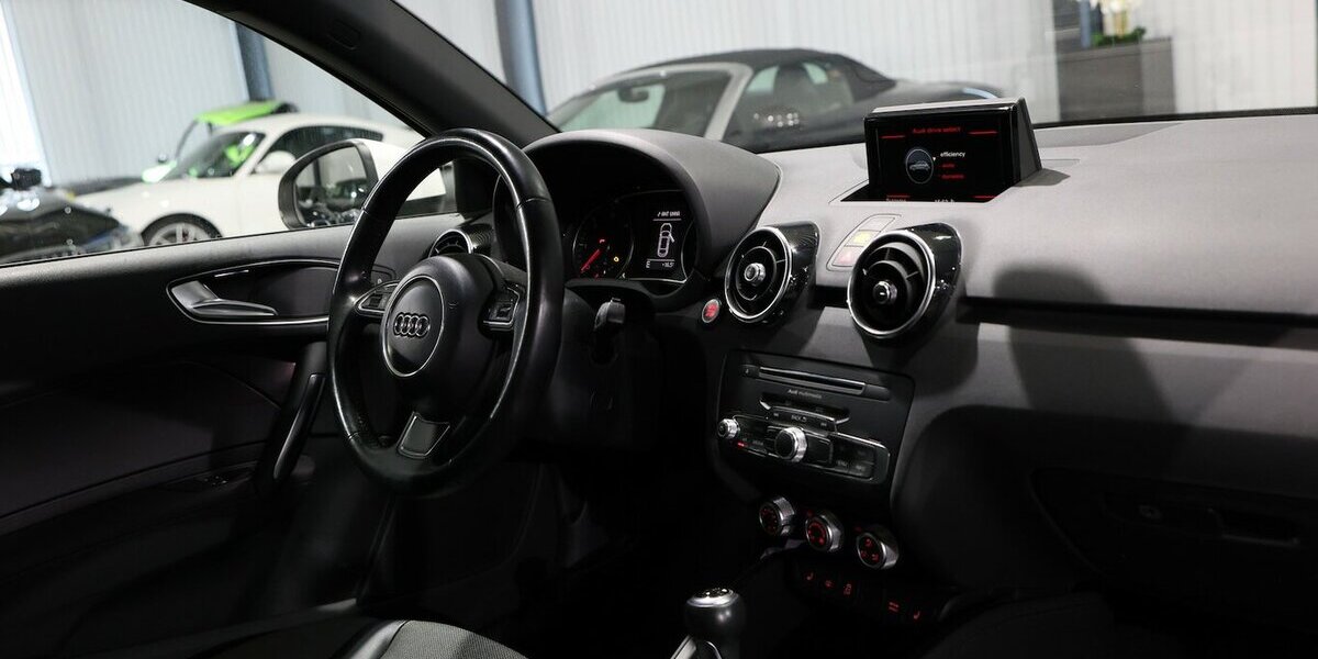 Audi A1 1.6 TDI SPORT WHITE / XENON, NAVI-MMI, LEDER 111.000 km 11.991 &euro; Hamm 59077