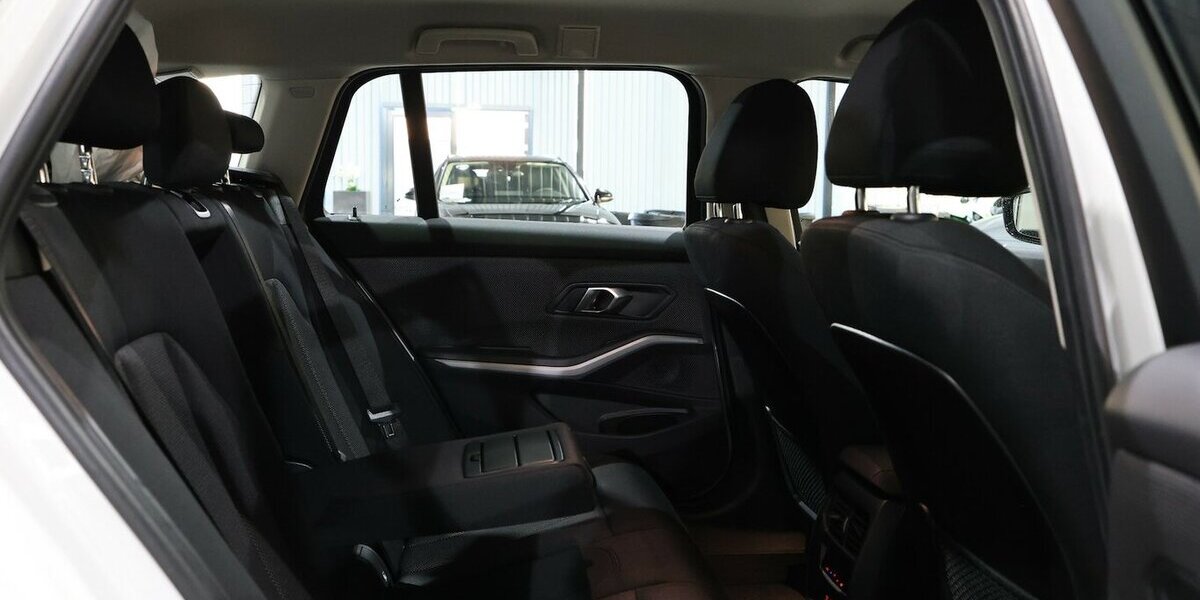 BMW 318d Touring SPORT SHADOW CURVED+NAV+KAMERA,LED 105.000 km 23.883 &euro; Hamm 59077