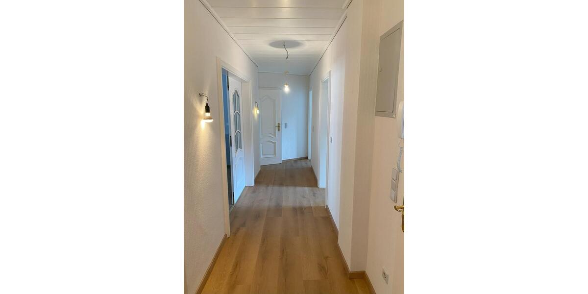 Etagenwohnung Hagen - 2 Zimmer, 104 m&sup2;, 750&euro; | Angebot:25274274