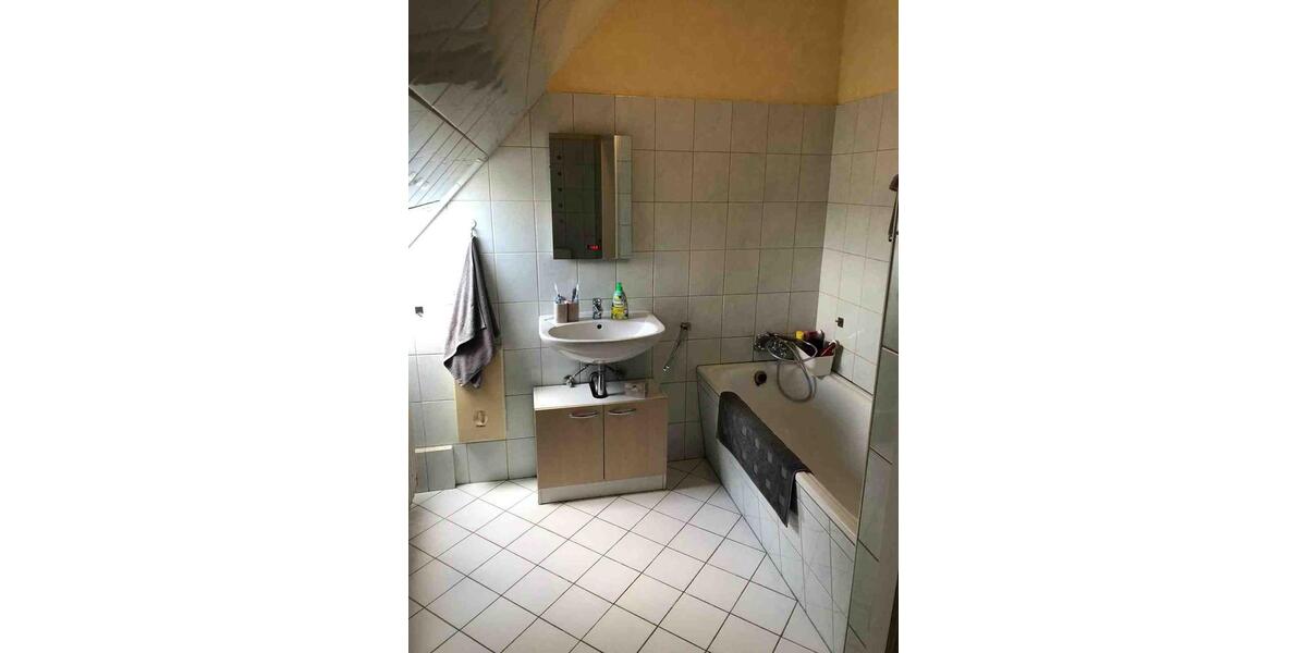 Dachgeschoßwohnung Hagen Hagen-Mitte - 2 Zimmer, 64 m&sup2;, 450&euro; | Angebot:25081452