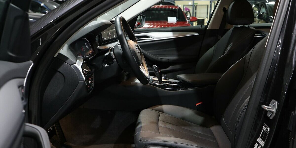 BMW 520d Touring xDrive BUSINESS EL.VOLL-LEDER, LED 14.000 km 38.444 &euro; Hamm 59077