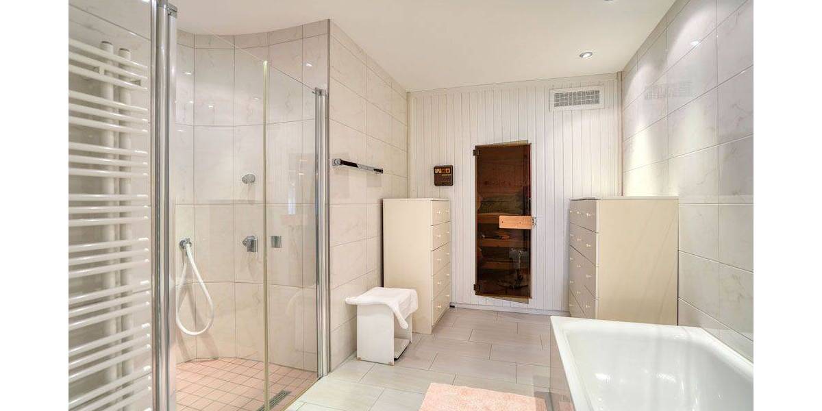 Einfamilienhaus Bochum Stiepel - 5 Zimmer, 257 m&sup2;, 1.175.000&euro; | Angebot:26037413