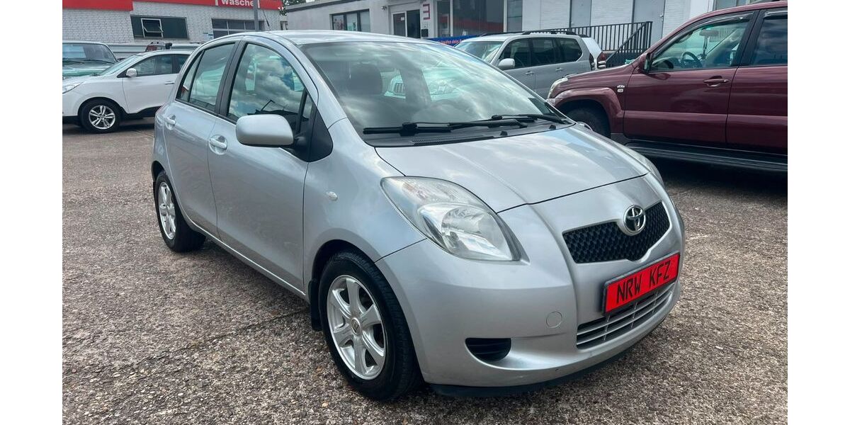 Toyota Yaris 146.258 km 3.300 &euro; Hamm 59067