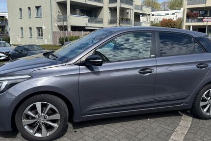 Hyundai i20 64.400 km 10.990 &euro; Bochum 44799