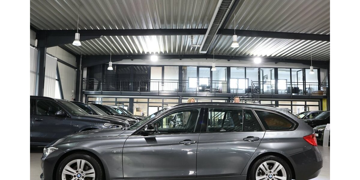 BMW 318d Touring blue PERFORMANCE SPORT / PANORAMA 80.000 km 15.111 &euro; Hamm 59077