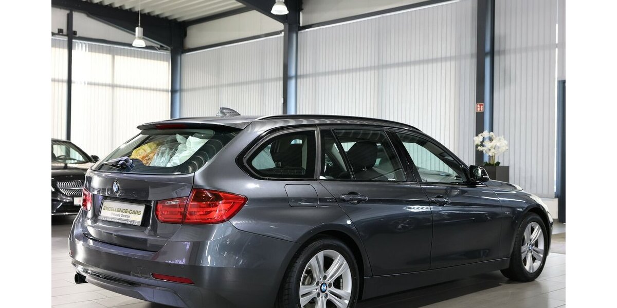 BMW 318d Touring blue PERFORMANCE SPORT / PANORAMA 80.000 km 15.111 &euro; Hamm 59077