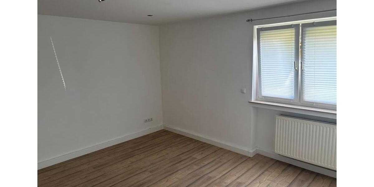 Erdgeschoßwohnung Iserlohn Letmathe - 4 Zimmer, 110 m&sup2;, 1.450&euro; | Angebot:26126053