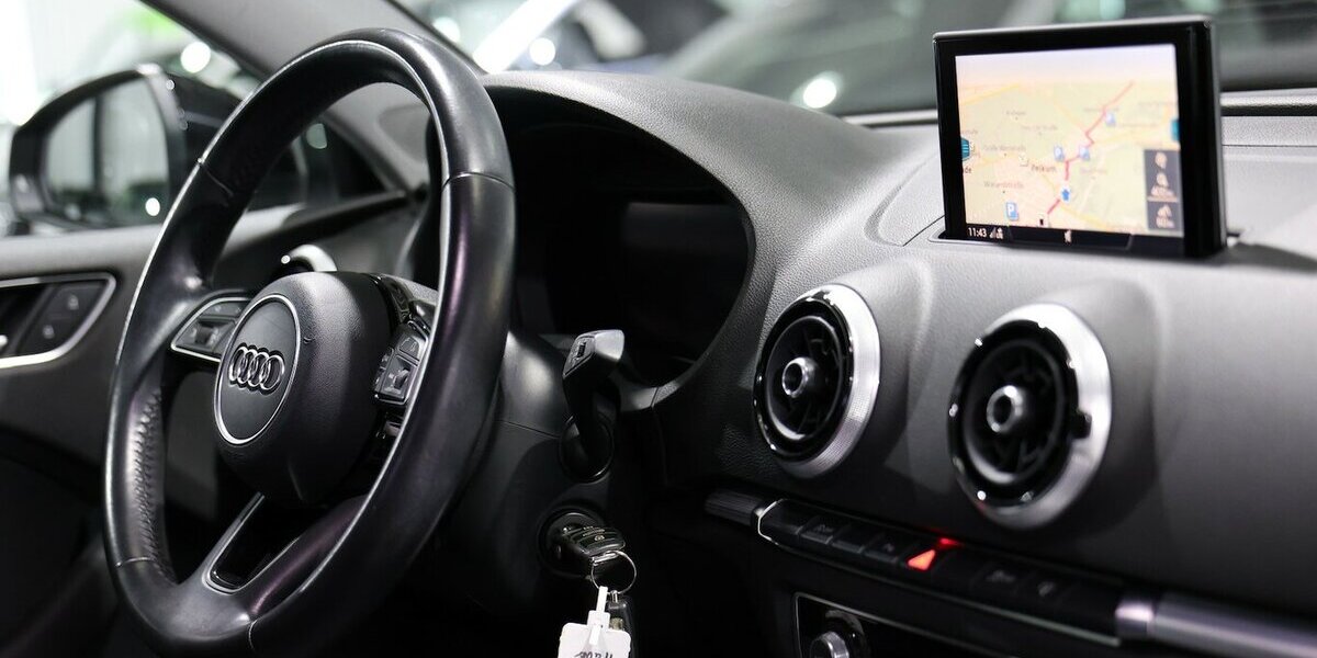 Audi A3 LIMOUSINE 1.4 TFSI BUSINESS / VIRTUAL-COCKPIT 119.000 km 16.333 &euro; Hamm 59077