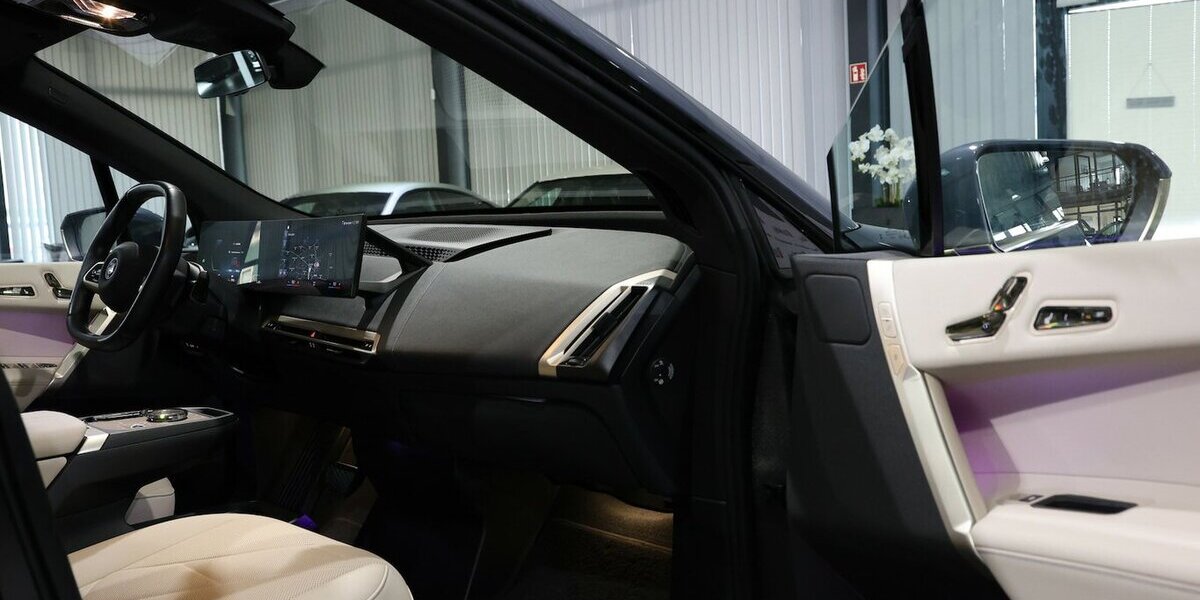 BMW iX 40 xDrive SPORT TITAN GLAS STORM EINZELSTÜCK 79.000 km 40.991 &euro; Hamm 59077