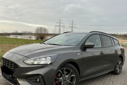 Ford Focus 89.000 km 16.800 &euro; Hamm 59071