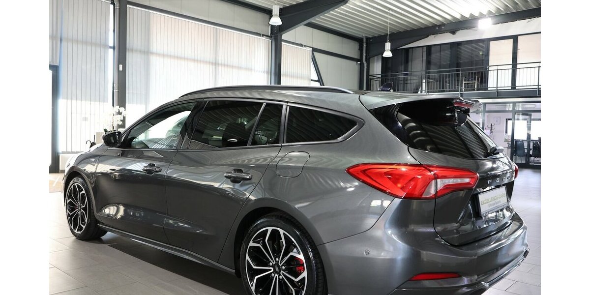Ford Focus Tunier 1.5 EB ST-LINE-X SPORT / PANORAMA 108.000 km 16.555 &euro; Hamm 59077