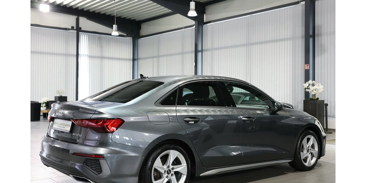 Audi A3 LIMOUSINE 30 TFSI S-LINE MATRIX, VOLL-LEDER 60.000 km 25.555 &euro; Hamm 59077