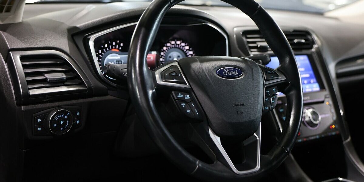 Ford Mondeo Tunier 2.0 EB TITANIUM / LED, WSS-BEHEIZB 128.000 km 14.444 &euro; Hamm 59077