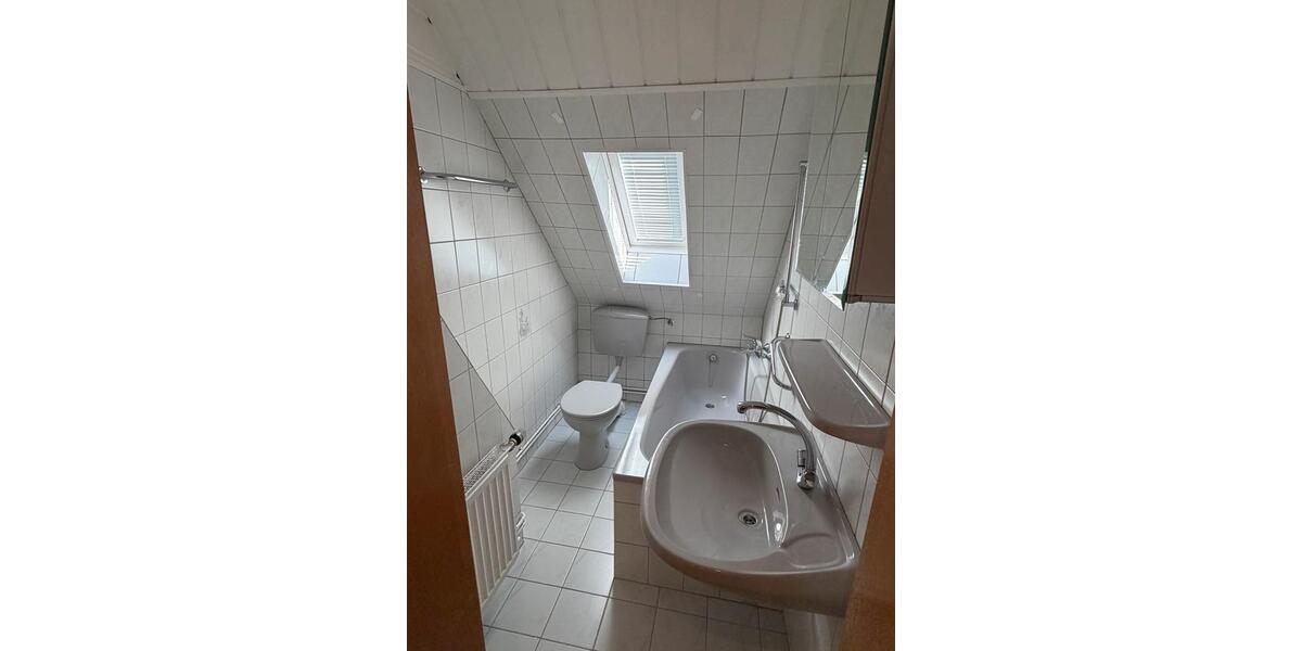Dachgeschoßwohnung Bochum Günnigfeld - 3 Zimmer, 78 m&sup2;, 741&euro; | Angebot:26518324