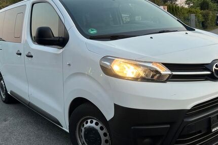 Toyota Proace (Verso) 188.000 km 9.700 &euro; Bochum 44807