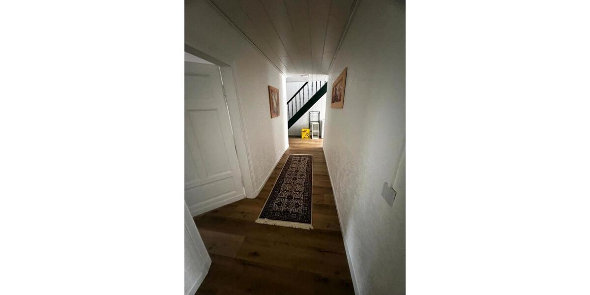 Etagenwohnung Lünen Alstedde - 6 Zimmer, 200 m&sup2;, 20&euro; | Angebot:26618962