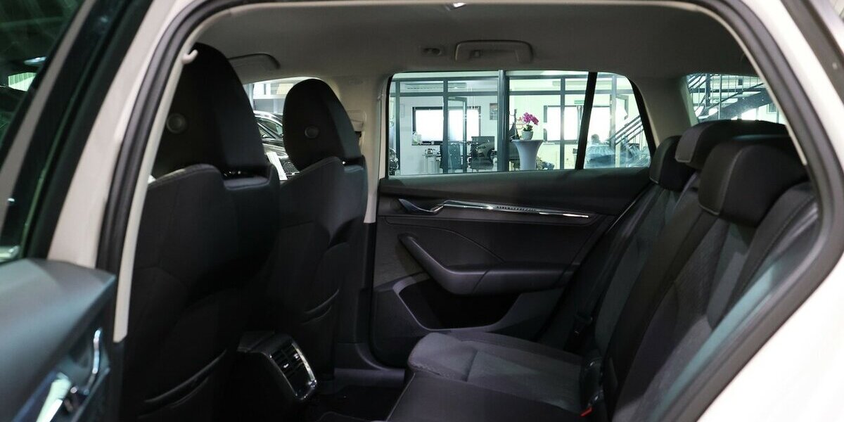 Skoda Octavia Combi 2.0 TDI FIRST-EDITION WHITE / LED 152.000 km 15.881 &euro; Hamm 59077