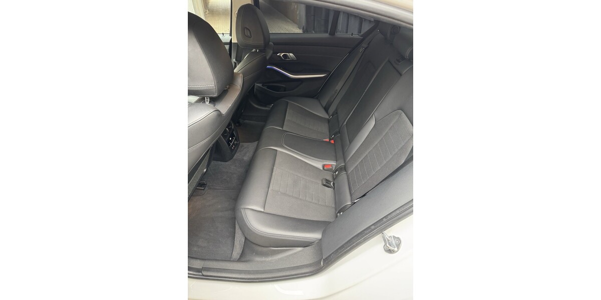 BMW 330i 61.300 km 33.500 &euro; Herne 44623