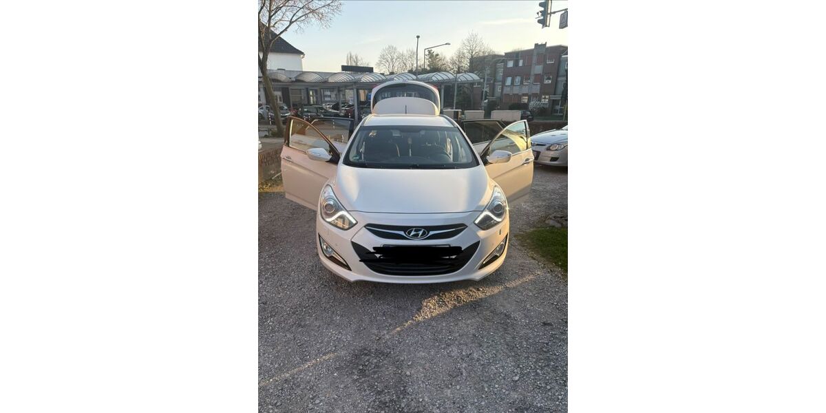 Hyundai i40 113.000 km 8.900 &euro; Herten 45699