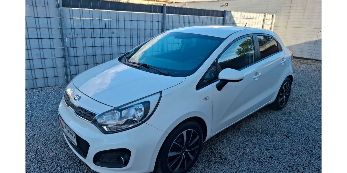 Kia Rio 144.000 km 4.990 &euro; Hamm 59067