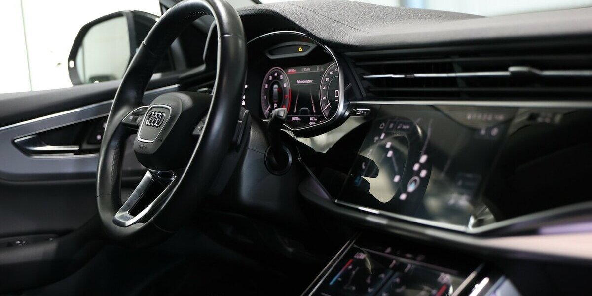 Audi Q8 55 TFSI E Q BUSINESS LUFTFAHRWERK, VOLL-LEDER 86.000 km 47.777 &euro; Hamm 59077