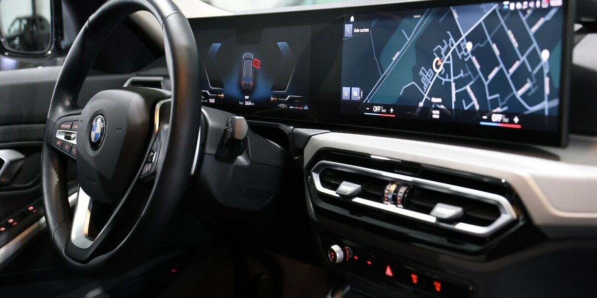 BMW 320d Touring xDrive SPORT / CURVED+NAVI+APPLE 32.000 km 29.993 &euro; Hamm 59077