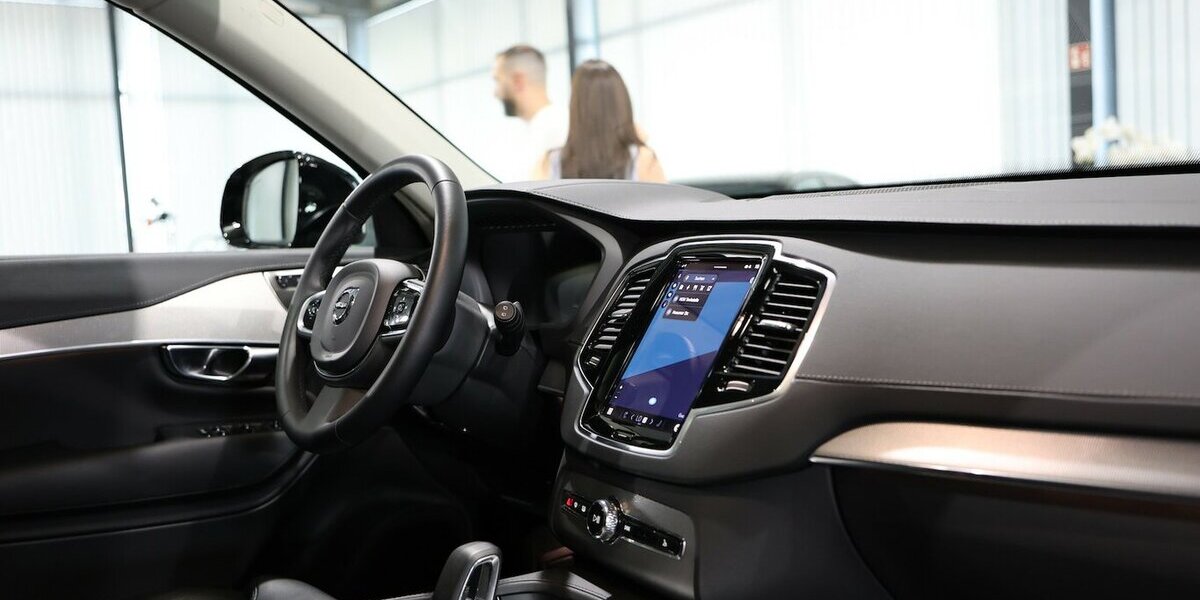 Volvo XC90 RECHARGE P-HEV AWD T8 R-DESIGN-DARK 7-SITZE 57.000 km 48.444 &euro; Hamm 59077