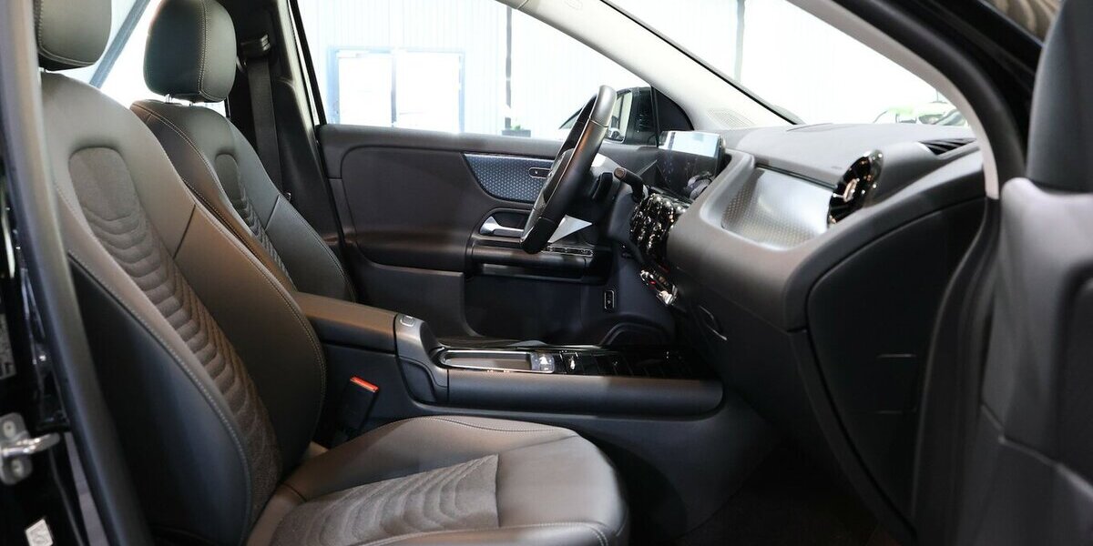 Mercedes-Benz GLA 180 ADVANCED SPORT / LEDER, LED, WIDESCREEN 7.000 km 33.331 &euro; Hamm 59077