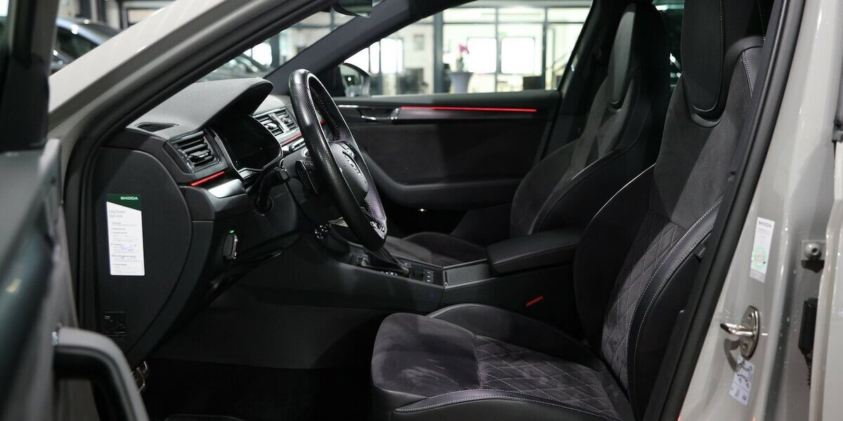 Skoda Superb LIMO TDI DSG 4x4 SPORTLINE GREY & BLACK 97.000 km 27.777 &euro; Hamm 59077