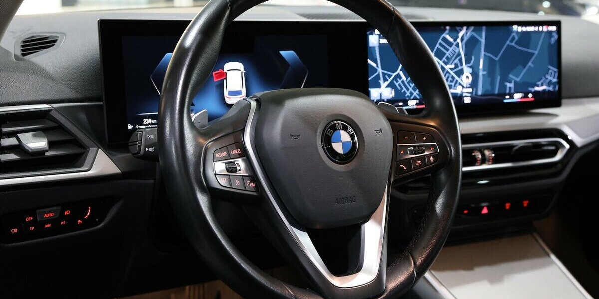 BMW 318d Touring SPORT SHADOW CURVED+NAV+KAMERA,LED 105.000 km 23.883 &euro; Hamm 59077