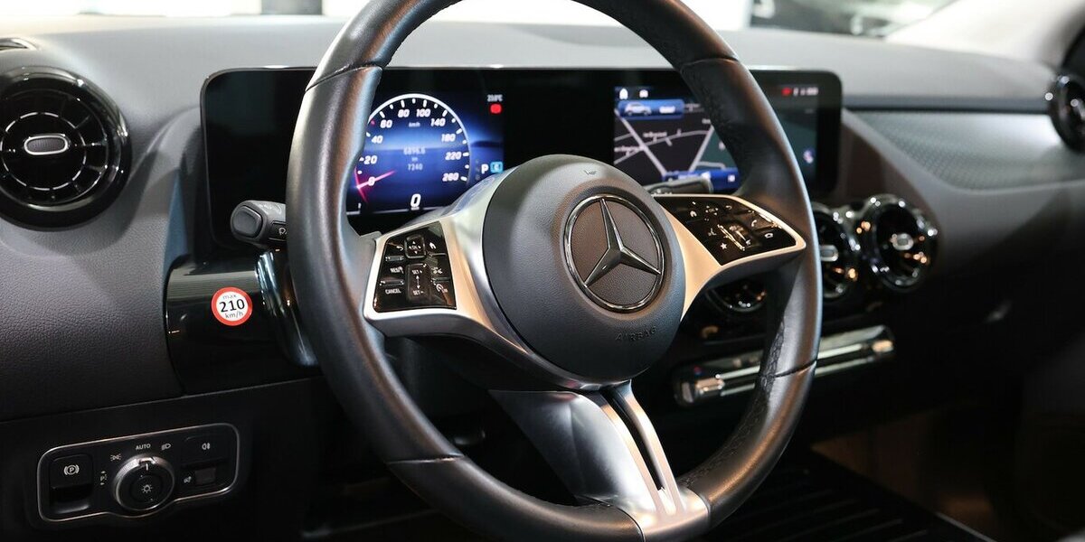 Mercedes-Benz GLA 180 ADVANCED SPORT / LEDER, LED, WIDESCREEN 7.000 km 33.331 &euro; Hamm 59077