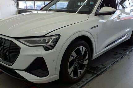 Audi e-tron 43.621 km 40.940 &euro; Hagen 58091