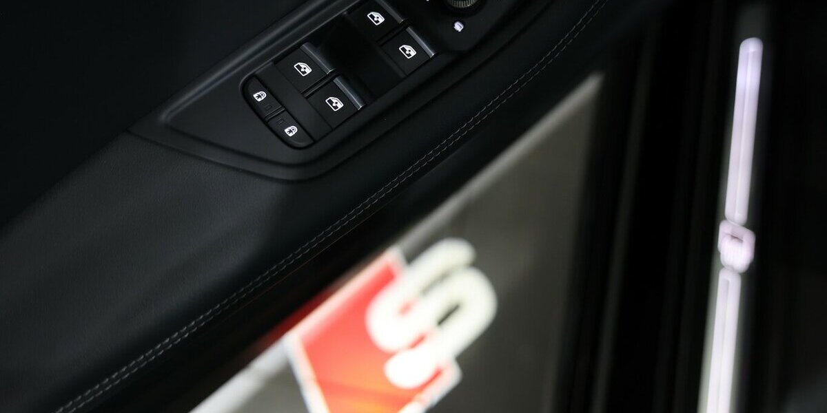 Audi A4 Avant 45 TFSI Q COMPETITION S-LINE BLACK 98.000 km 32.994 &euro; Hamm 59077
