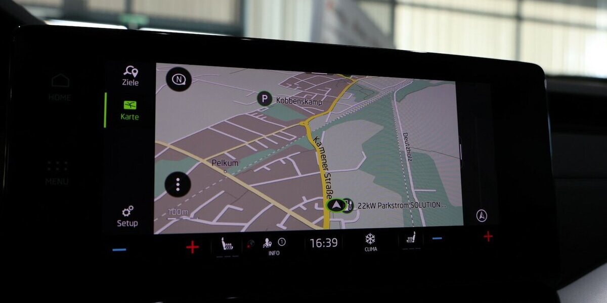 Skoda Octavia Combi 2.0 TDI FIRST-EDITION WHITE / LED 152.000 km 15.881 &euro; Hamm 59077