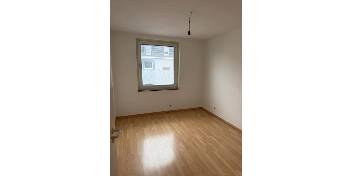 Hochparterre Dortmund Brackel - 3 Zimmer, 87 m&sup2;, 907&euro; | Angebot:25934324
