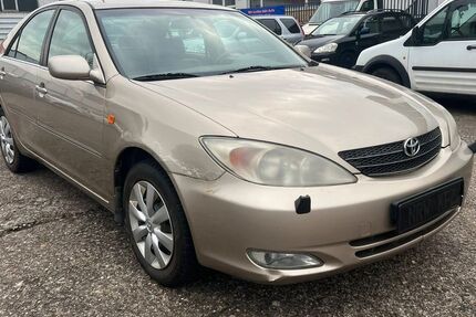 Toyota Camry 174.288 km 2.200 &euro; Hamm 59067
