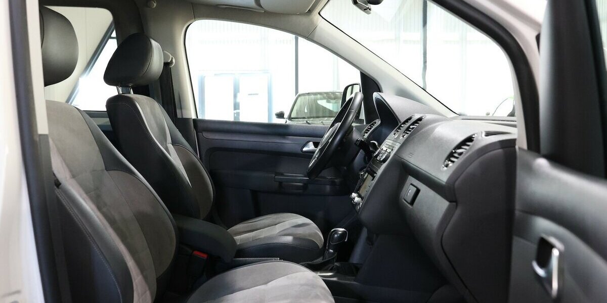 VW Caddy KOMBI 1.6 TDI DSG EDITION-30 WHITE & BLACK 144.000 km 14.881 &euro; Hamm 59077