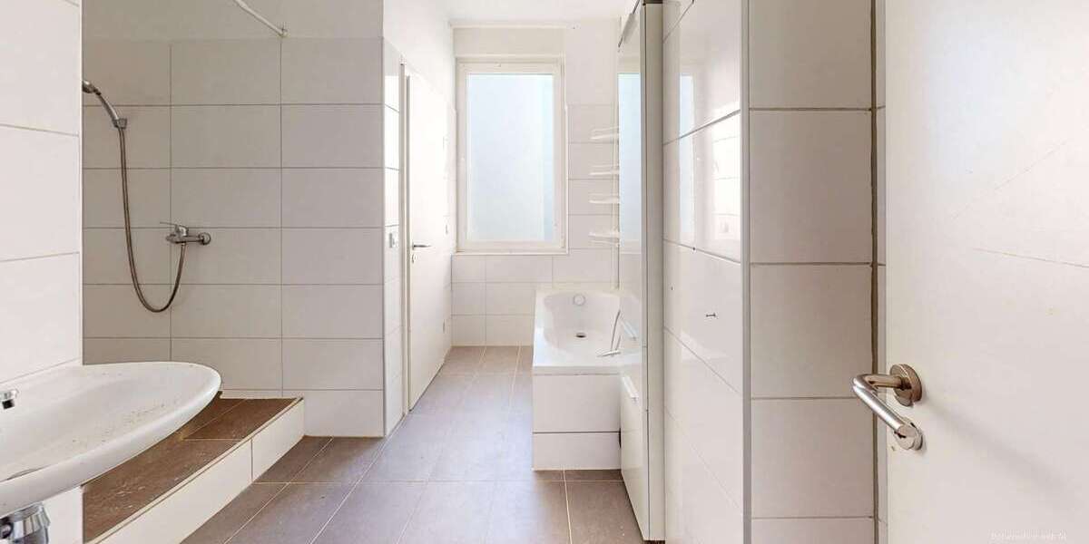 Großzügige 3,5-Zimmer-Eigentumswohnung mit Dachterrassen-Zugang und 2 Stellplätzen in HammHerringen - Anlageobjekt Hamm Herringen | Angebot:22070469