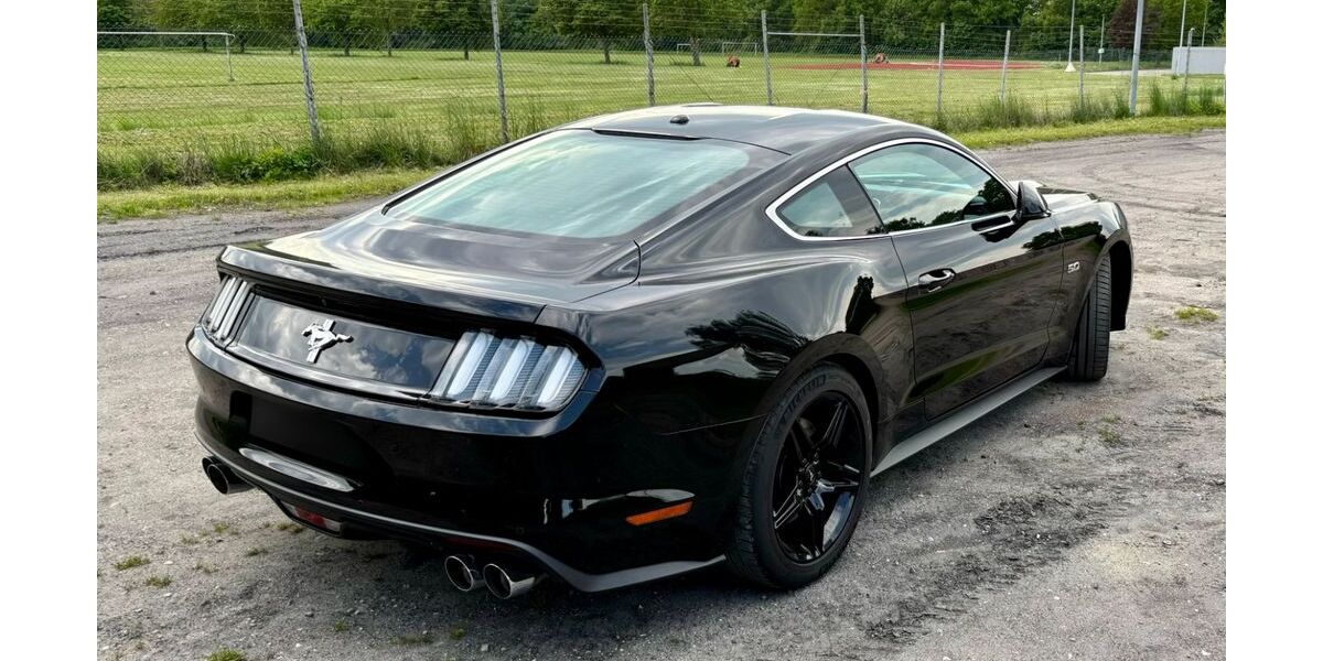 Ford Mustang 162.000 km 27.900 &euro; Hamm 59073