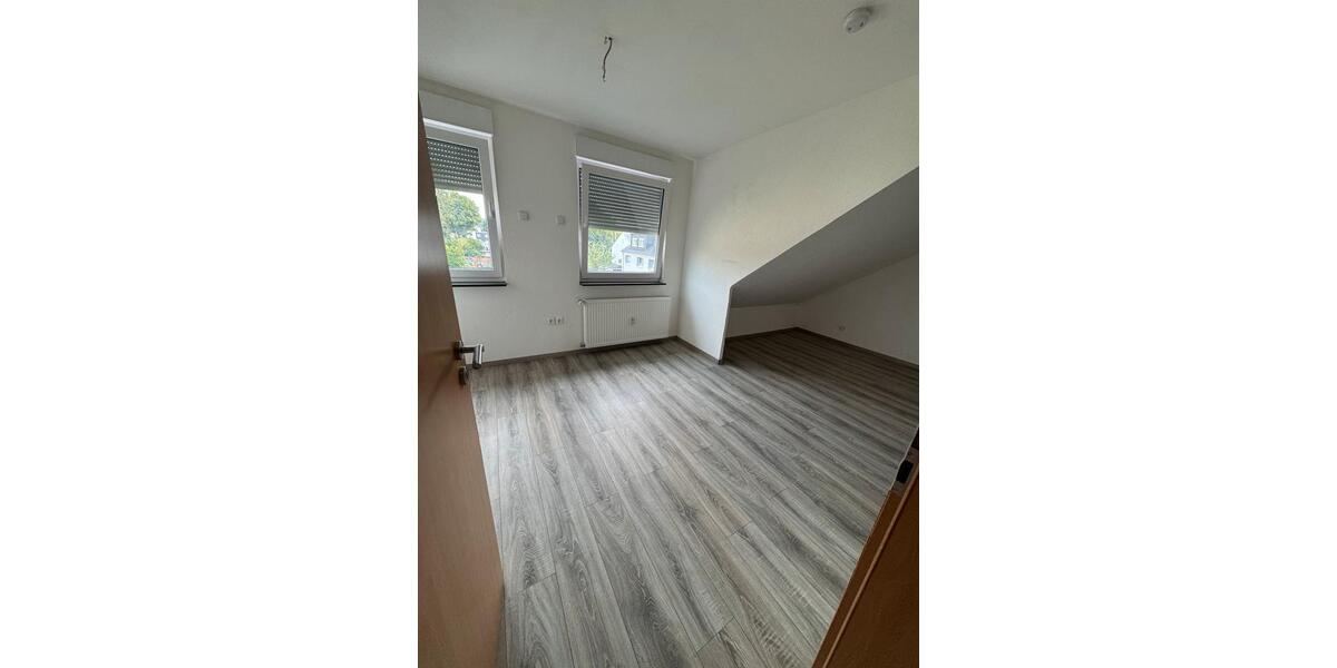 Dachgeschoßwohnung Dortmund Brackel - 3.5 Zimmer, 86 m&sup2;, 1.200&euro; | Angebot:26534151