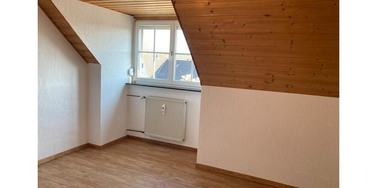Dachgeschoßwohnung Iserlohn Sümmern - 2.5 Zimmer, 57 m&sup2;, 390&euro; | Angebot:25843820