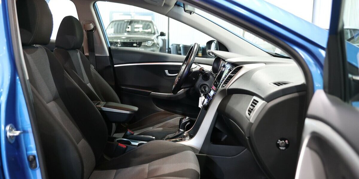 Hyundai i30 1.6 T-GDI STYLE / AUTOMATIK / NAVI+KAMERA 78.000 km 13.331 &euro; Hamm 59077